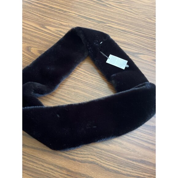 Aspen black faux fur infinity scarf NWT - Picture 4 of 9